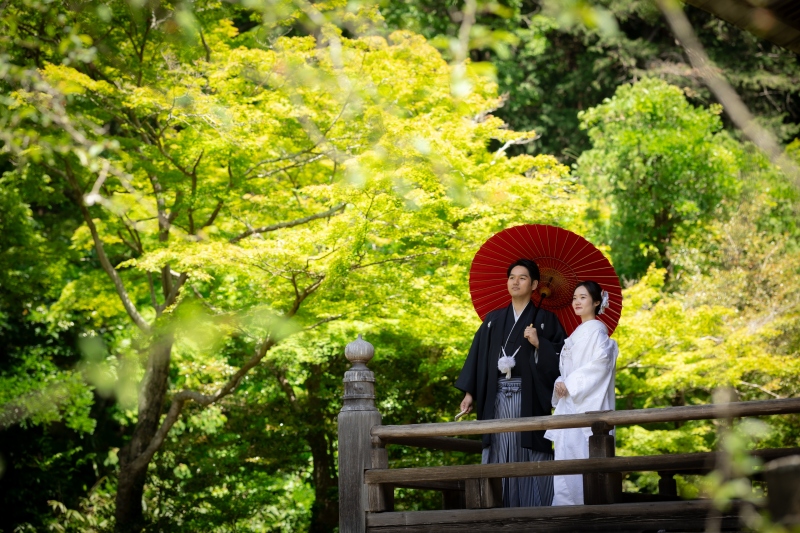 自然の中に佇む寺院です
