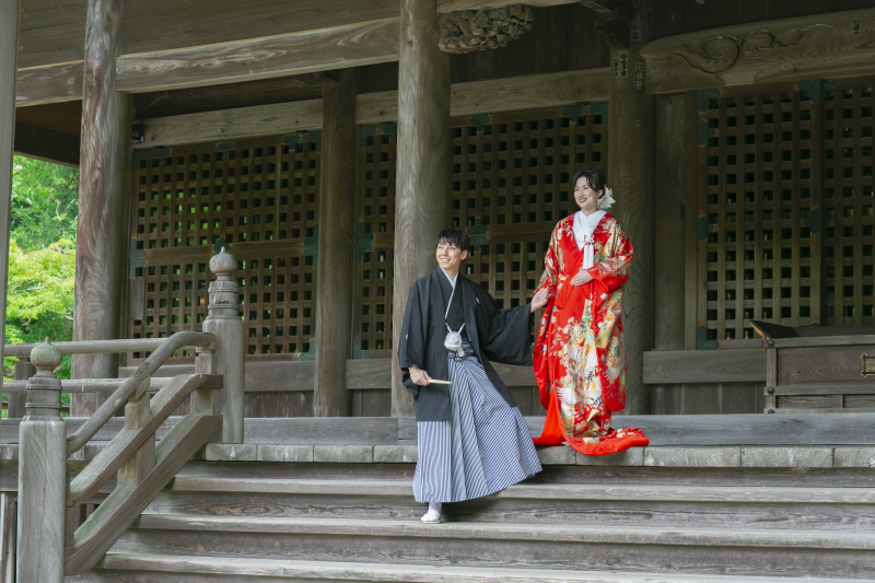 ご新郎様によるエスコート。