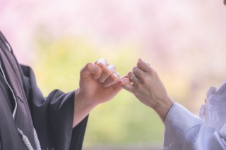 桜と海棠が咲く時期に和装２着着てロケーションで撮影