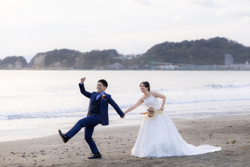 お色直し後は海岸での洋装のご撮影。