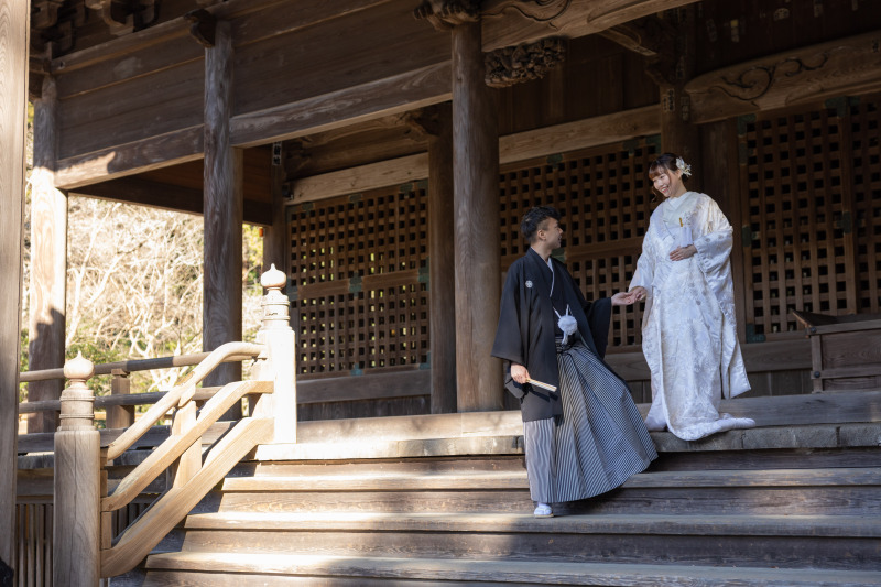 ご新郎様によるエスコート。