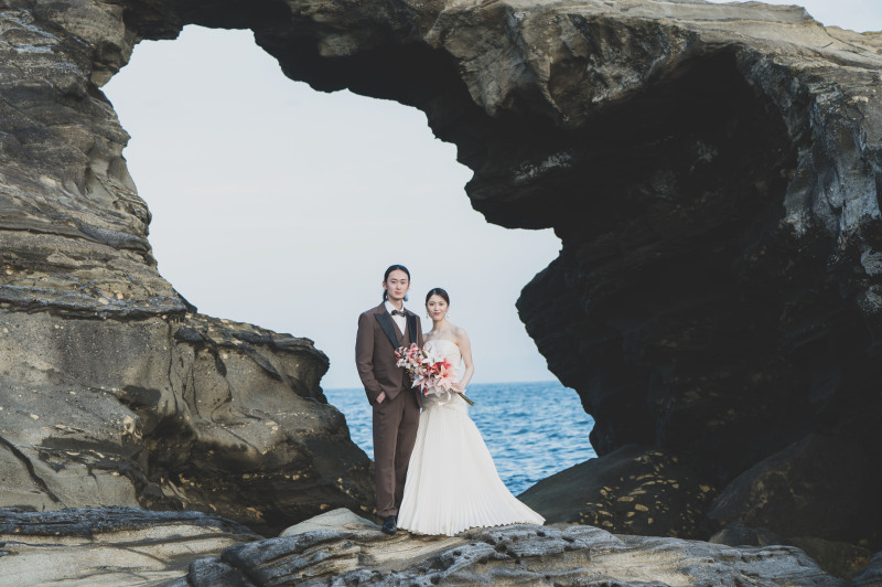 《 馬の背洞門 》