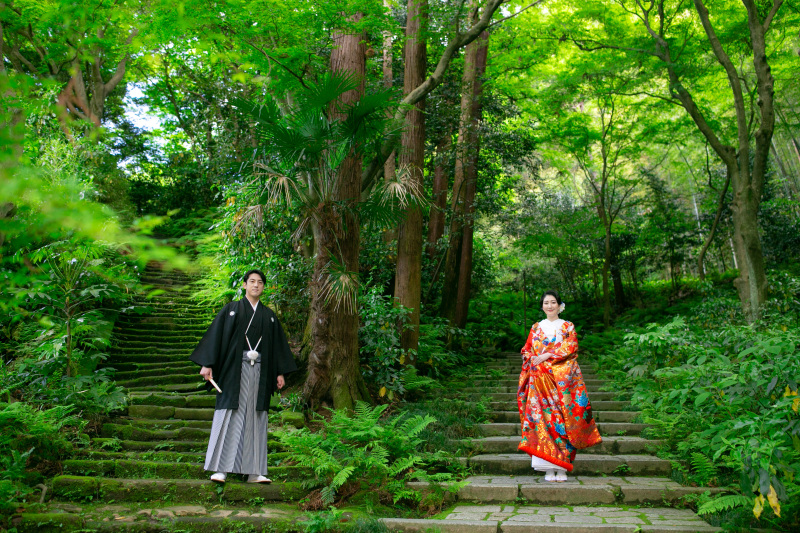 お色直し後は、緑豊かな瑞泉寺へ。