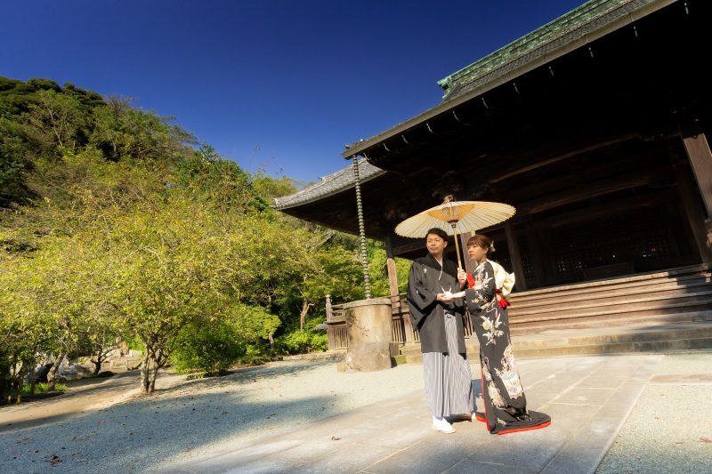 抜けるような青空の下で。