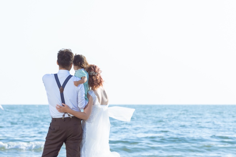 【洋装１着コスパ◎鎌倉店限定　5/10迄の平日撮影　江ノ島が見える湘南の海で撮影　衣裳差額無し・美容・撮影データ100カット付