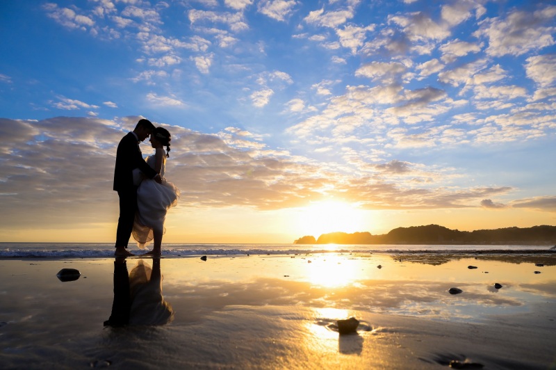 【洋装１着コスパ◎鎌倉店限定　5/10迄の平日撮影　江ノ島が見える湘南の海で撮影　衣裳差額無し・美容・撮影データ100カット付