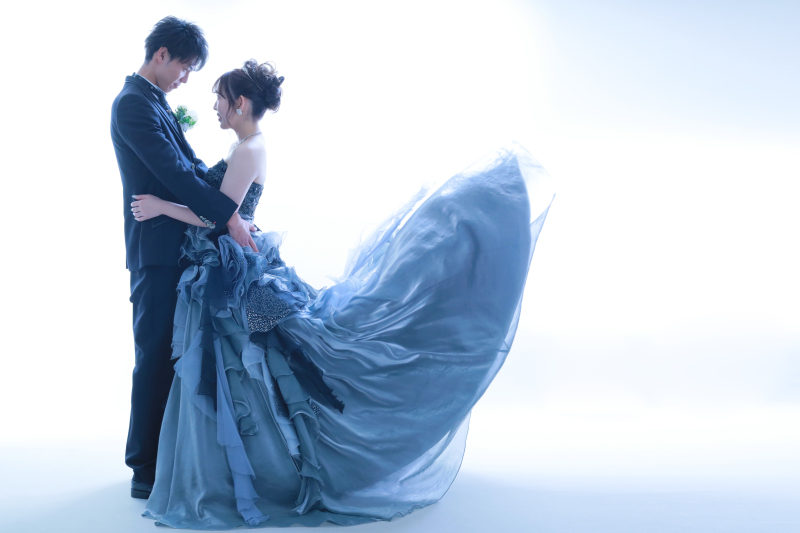 スカートのボリュームを活かしたワンショット