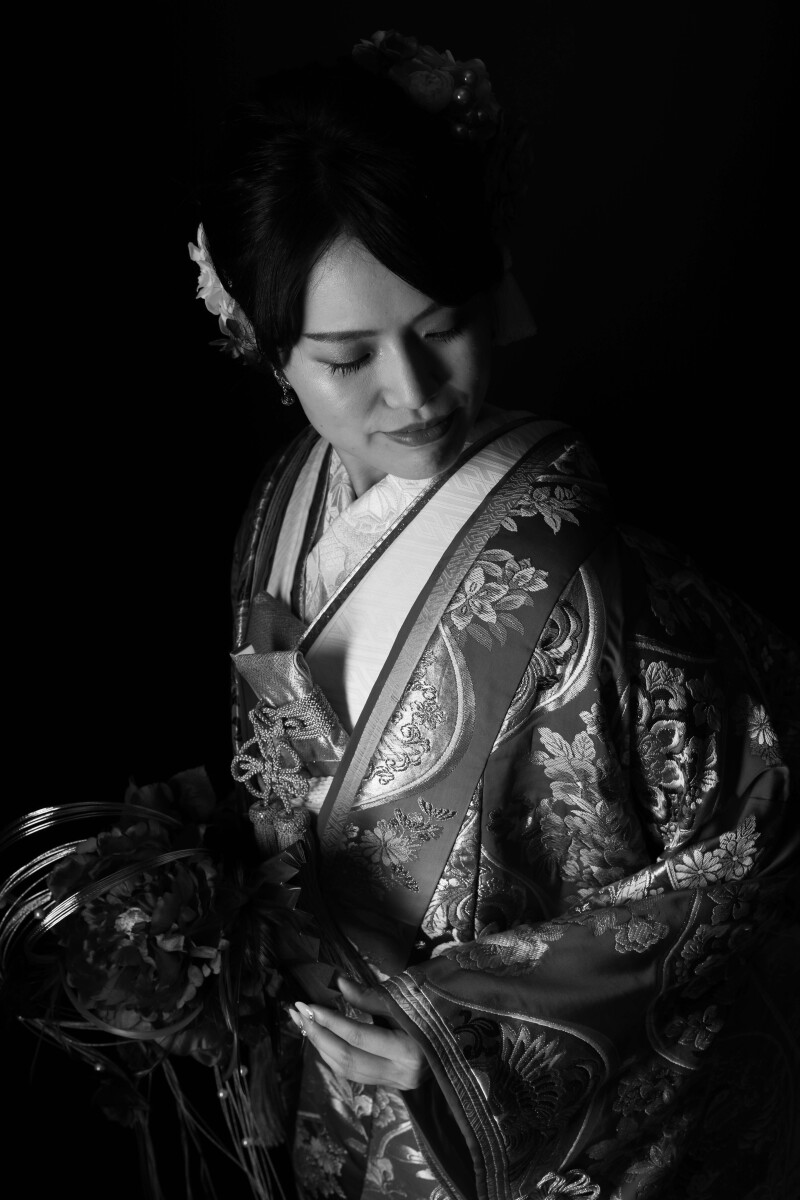 あえてのモノトーンで骨格を活かして♪