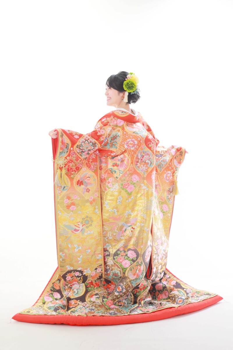 華やかな色打掛