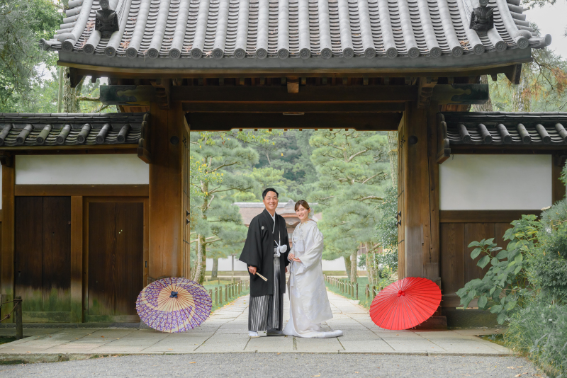 最初は三渓園御門からスタート!