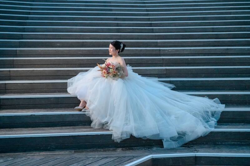 トレーンの長いドレスでとても華やか