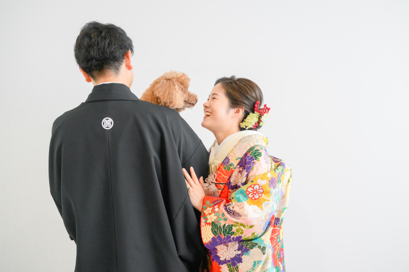 ご新郎様の抱っこでご機嫌に♪