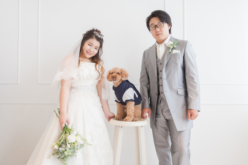 大切なワンちゃんも一緒に家族ショット