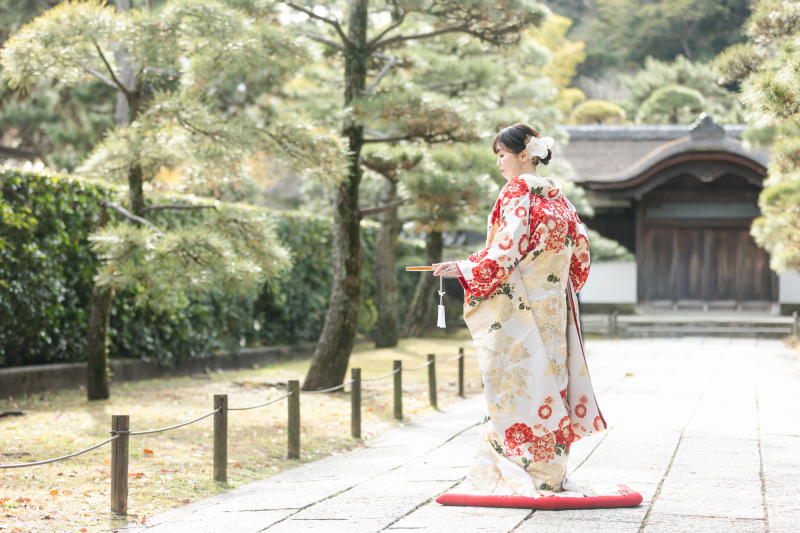 neeyU◇横浜元町ブライダルサロン_色打掛・着物が豊富