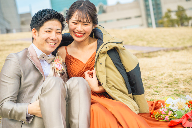 日本丸メモリアルパークでの一枚！
楽しそうな様子が伝わってくるお二人の笑顔がとても素敵です。
ナチュラルな雰囲気を心がけております。