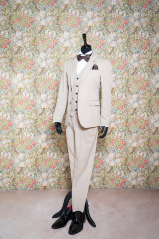 ベージュタキシード