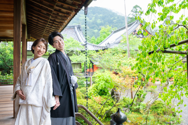 がらりと雰囲気を変えて