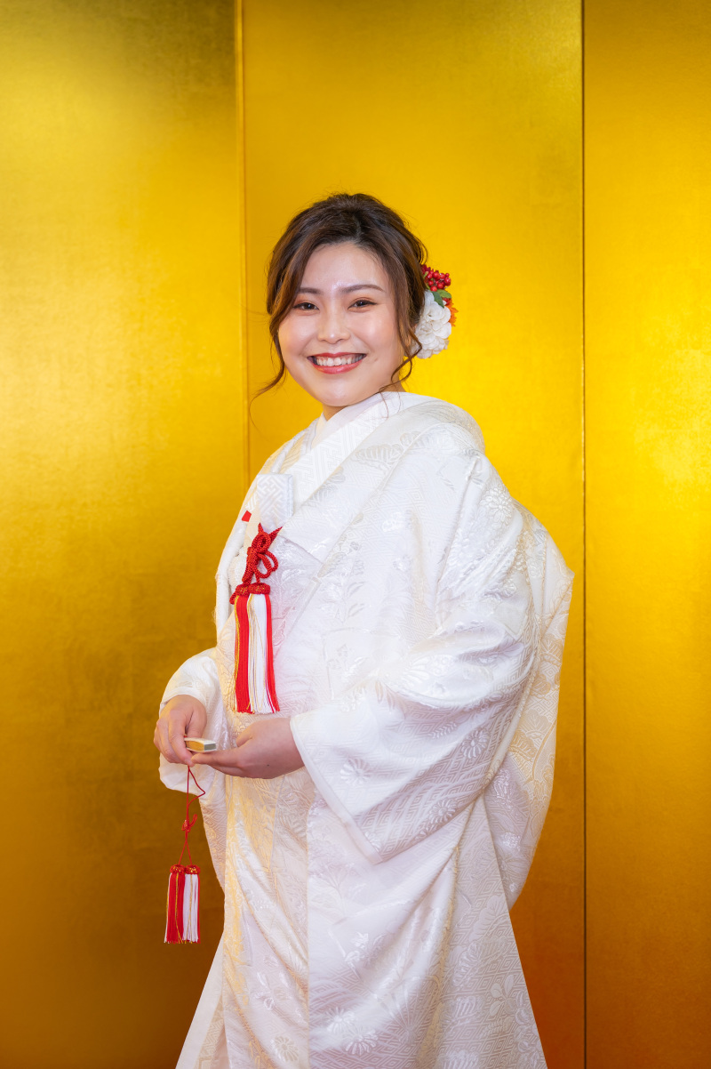 差し色の赤を取り入れた五点セットが映えます。