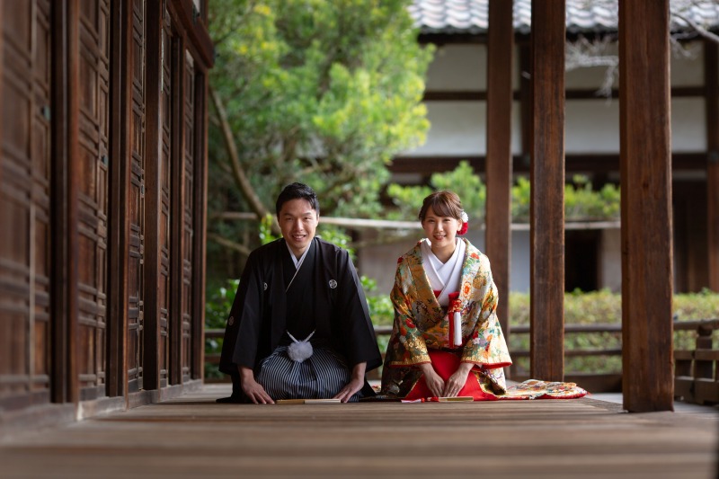 新郎の格式ある装い