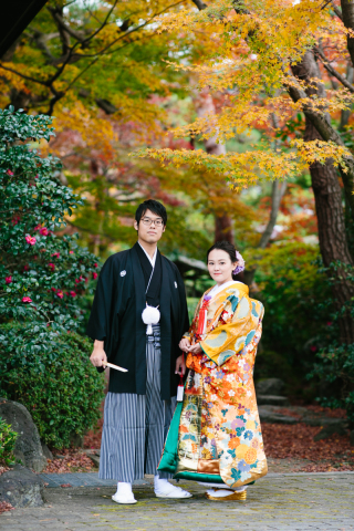 秋らしい色打掛。