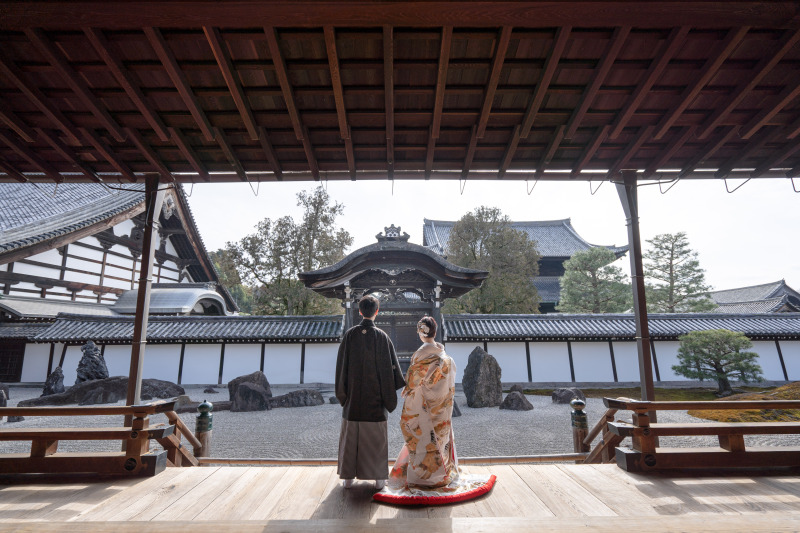 枯山水のお庭を眺めて