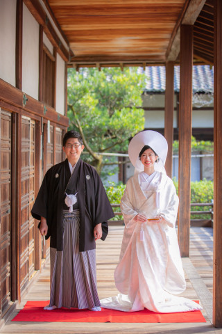 白無垢で毘沙門堂