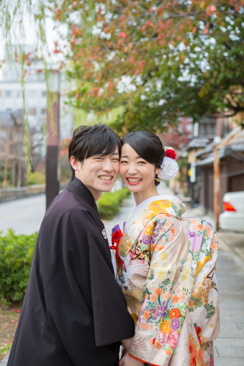 頬と頬をつけて。