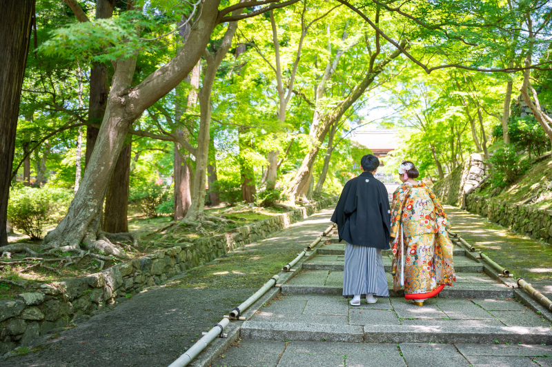 神々しい毘沙門堂・・