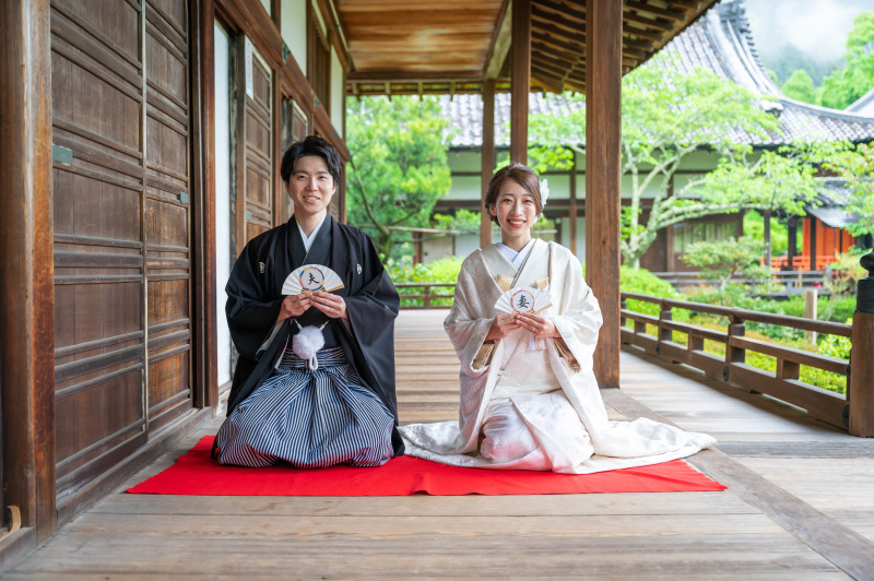 グッズをもって