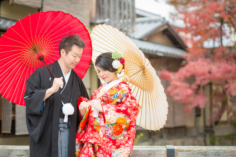 手元をみつめて