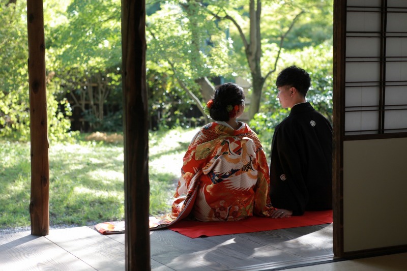 お庭をバックに♪