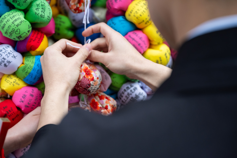 丁寧にくくります。