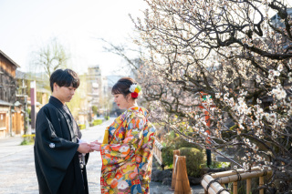 桜だけじゃない、梅の祇園