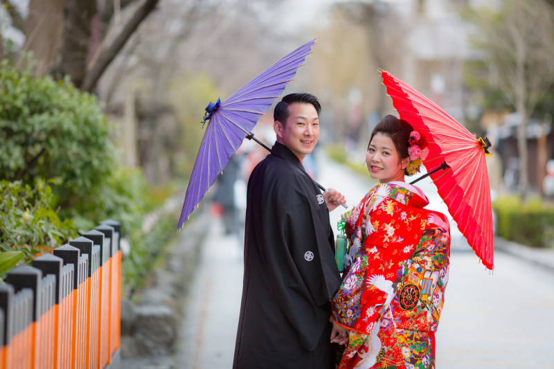 後姿からの振り向きショット。