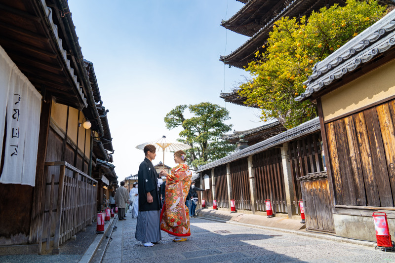 遠くの青空が早春の澄んだ色で映えています。