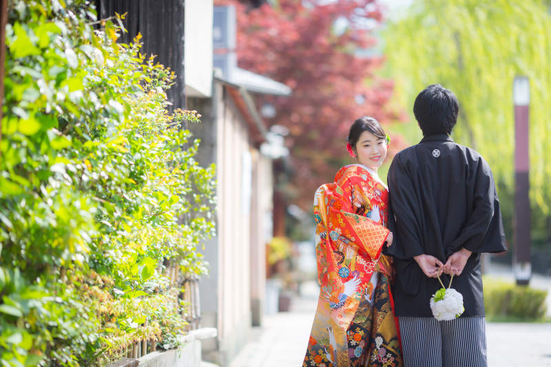 春の日差しが降り注ぐ