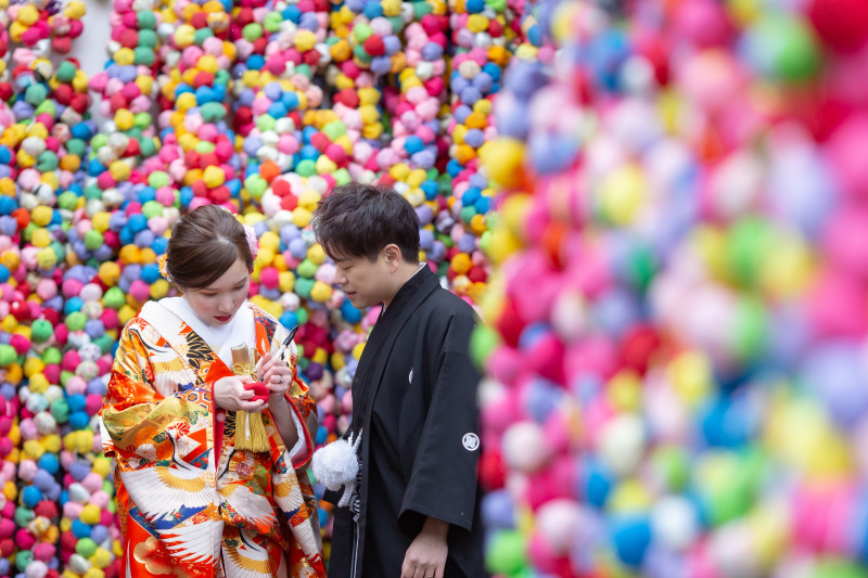願い事を真剣に書く新婦様