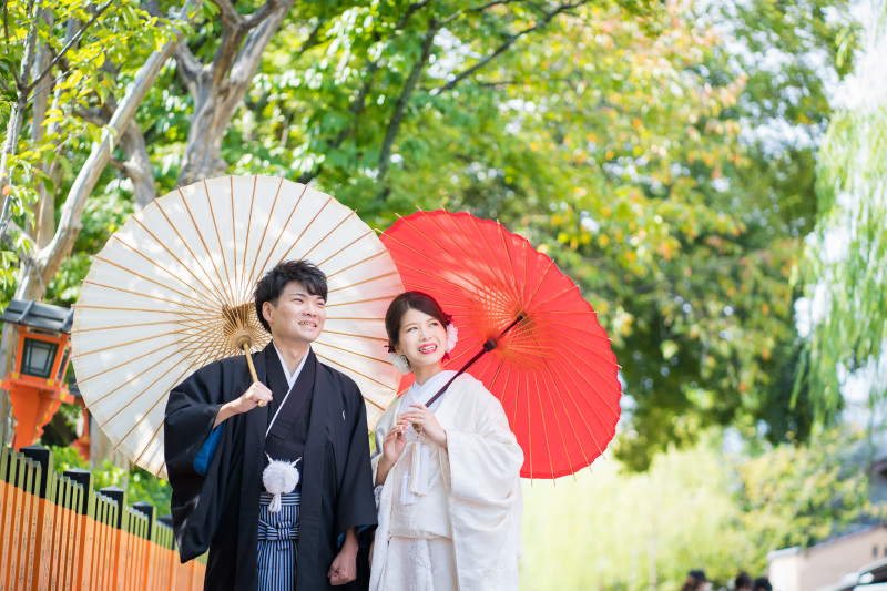 定番の和傘を使って