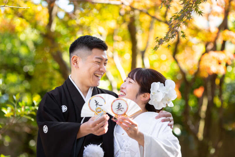 秋色に包まれて：京都の茶室と庭で和装前撮り