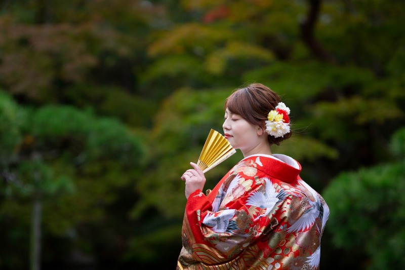 映える赤の色打掛