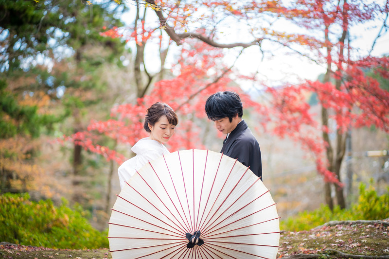 和傘を使って。