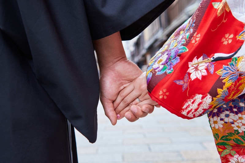 手をつないで