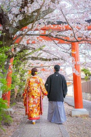 神社と桜