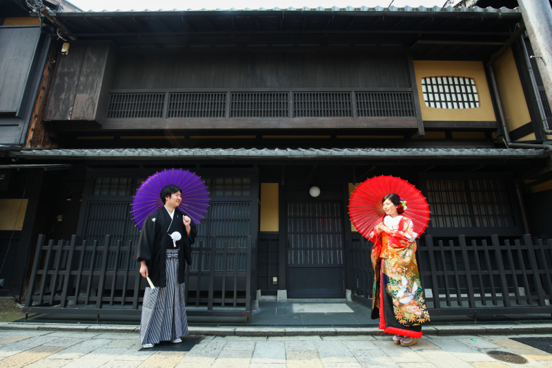 町屋に映える和傘