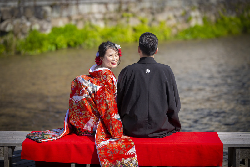 ベンチに座って