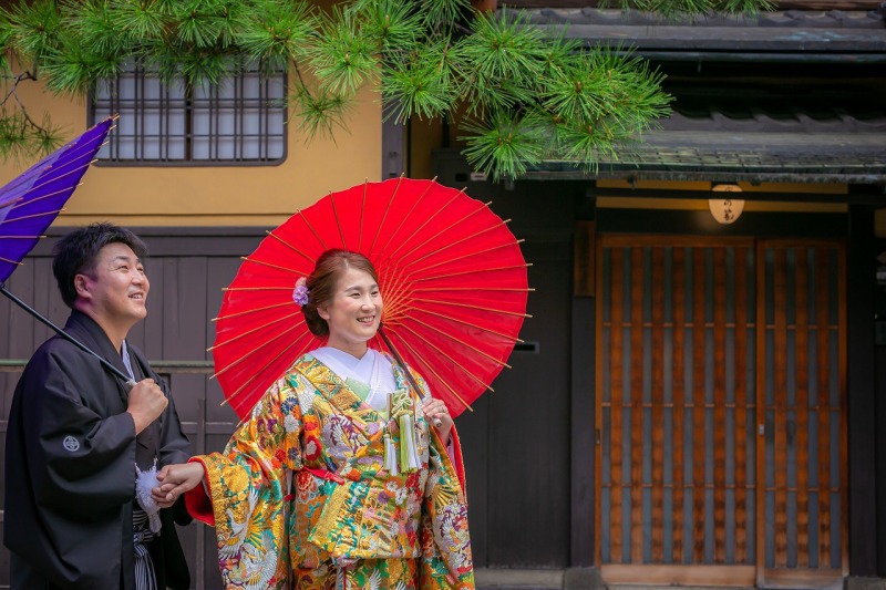 傘をもって祇園へ♪