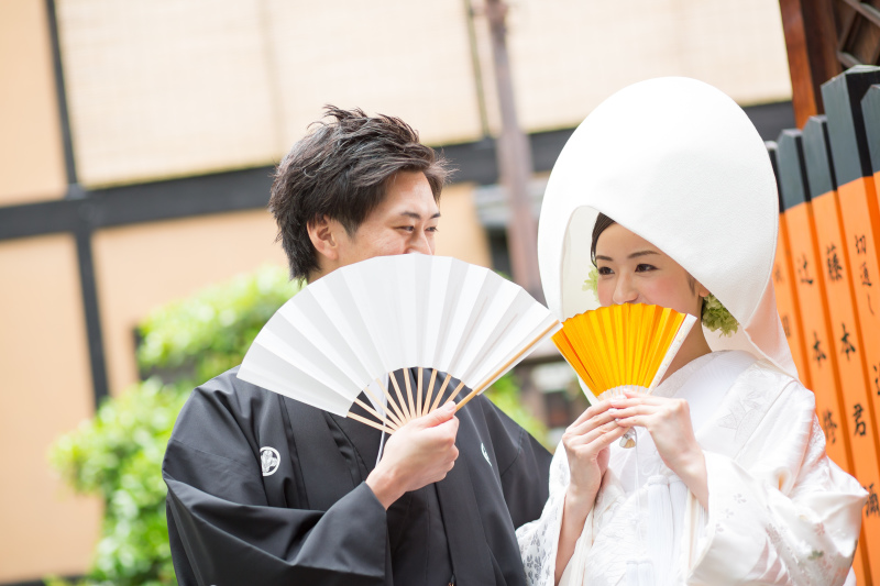 口隠すんだよ、こうだよ