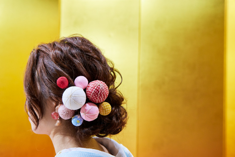 ポンポンで作った髪飾り