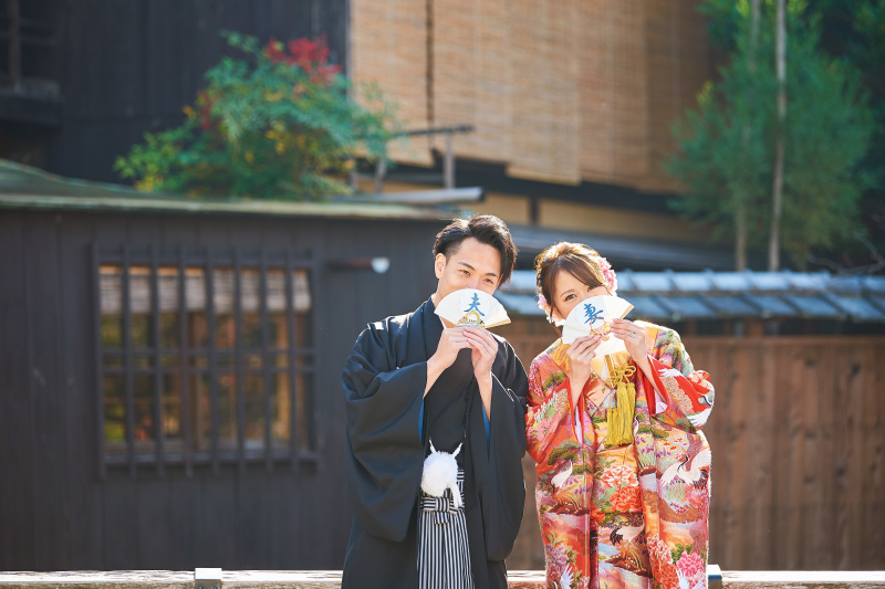 お口元を隠して・・・