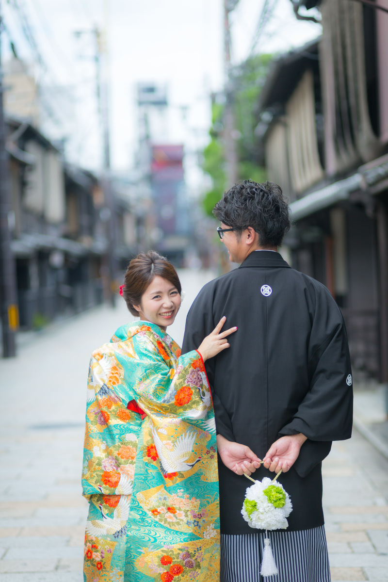 背の高い新郎様と